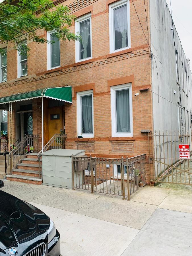 Urban Jungle Oasis In Queens! New York City Exterior photo